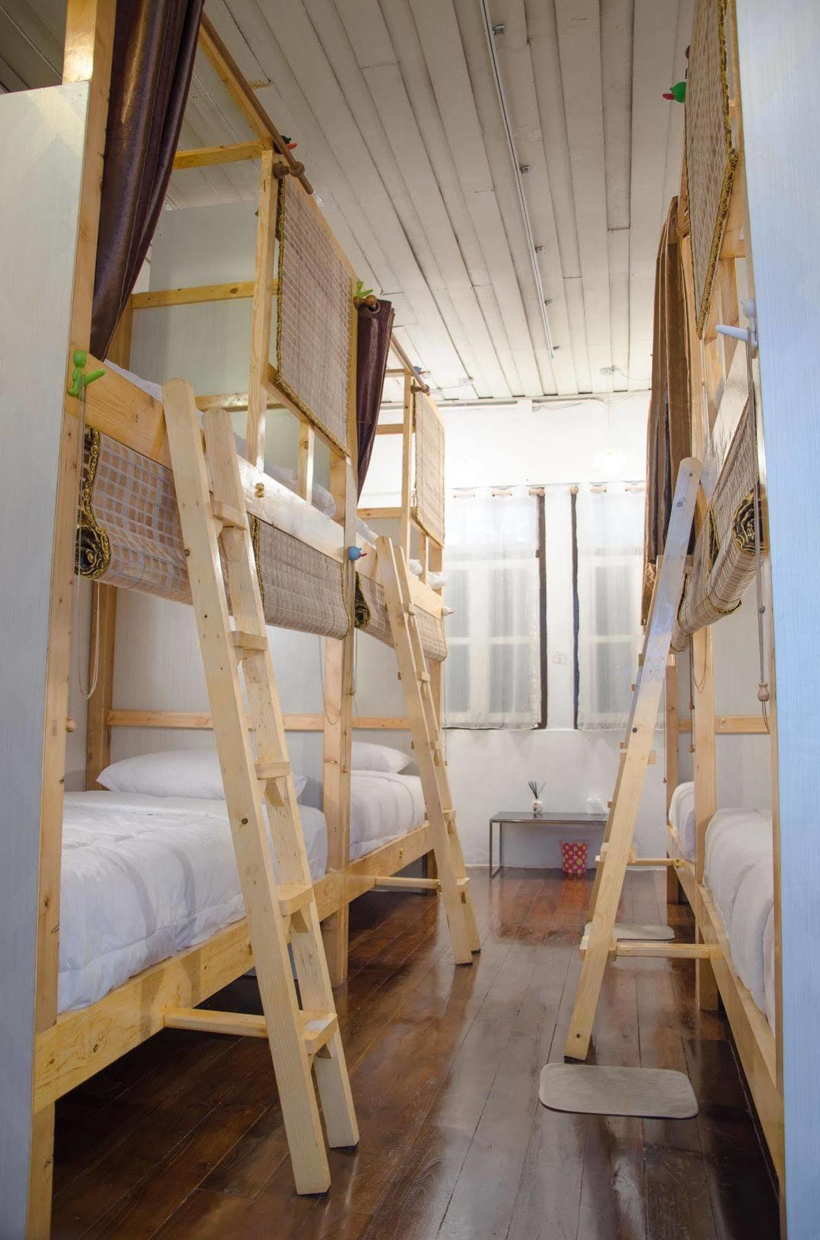 Bed And Butler Hostel Banguecoque Exterior foto